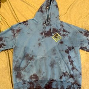 Salty Crew sweatshirt